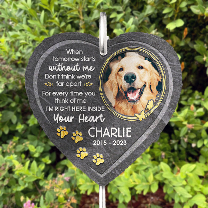I’m Right Here - Personalized Memorial Garden Slate & Hook - Memorial Gifts - Cemetery Decorations For Grave, Dog Memorial Gifts, Loss Of Dog Sympathy Gift, Dog Memorial Stone