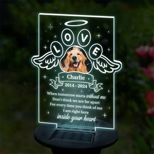 Photo personnalisée « Je suis juste ici dans ton cœur » - Lampe solaire de jardin personnalisée commémorative - Cadeau de condoléances pour les propriétaires d'animaux et les amoureux des animaux