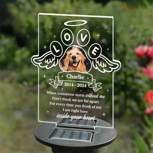 Photo personnalisée « Je suis juste ici dans ton cœur » - Lampe solaire de jardin personnalisée commémorative - Cadeau de condoléances pour les propriétaires d'animaux et les amoureux des animaux