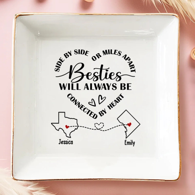 A Reminder That You’re Never Alone In This Journey - Bestie Personalized Custom Jewelry Dish - Gift For Best Friends, BFF, Sisters