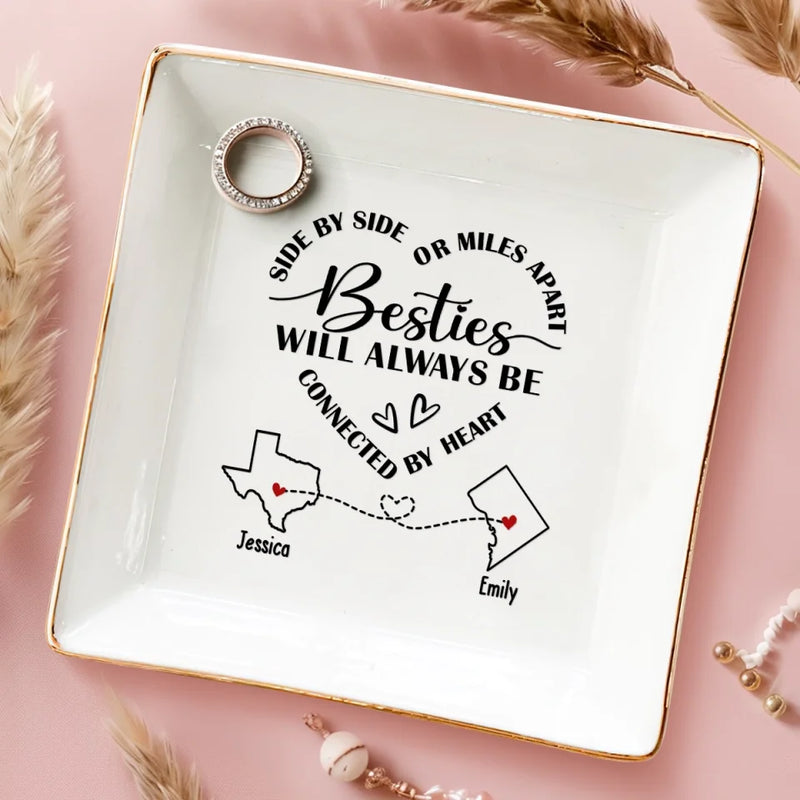 A Reminder That You’re Never Alone In This Journey - Bestie Personalized Custom Jewelry Dish - Gift For Best Friends, BFF, Sisters