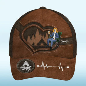 La vraie liberté réside dans la nature sauvage - Casquette de camping personnalisée, casquette classique à imprimé intégral - Cadeau pour les amateurs de camping, pour vous-même