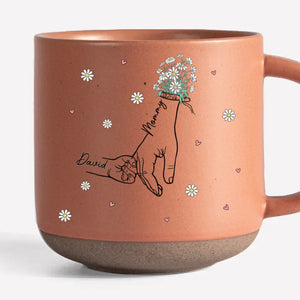 Parfait pour honorer la femme qui fait tout - Tasse en poterie imprimée personnalisée pour la famille - Cadeau pour maman, grand-mère