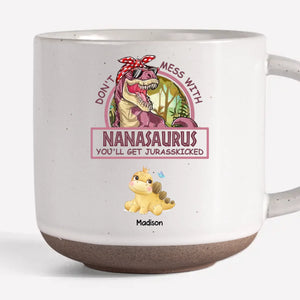 Parce que son amour ne fait que se renforcer avec le temps - Tasse en poterie personnalisée imprimée pour la famille - Cadeau pour maman, grand-mère
