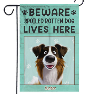 Attention, un chien gâté vit ici ! Drapeau personnalisé pour chien ! Cadeau pour propriétaires et amoureux des animaux
