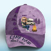 Le bonheur, c'est une tente et une bonne compagnie - Casquette de camping personnalisée, imprimé intégral, cadeau pour les amateurs de camping