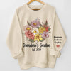 Chaque fleur raconte une histoire, chaque nom est porteur d'amour - Sweat-shirt unisexe personnalisé avec motif sur la manche - Fête des Mères, cadeau pour maman, grand-mère