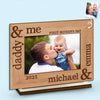 Photo personnalisée « Notre première fête des pères ensemble » - Plaque en bois personnalisée à 2 couches avec support plat - Fête des pères, cadeau de naissance, cadeau pour premier papa, bébé, nouveau-né