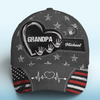 Petites mains, grand amour pour toi - Chapeau personnalisé familial, casquette classique à imprimé intégral - Fête des pères, cadeau pour papa, grand-père