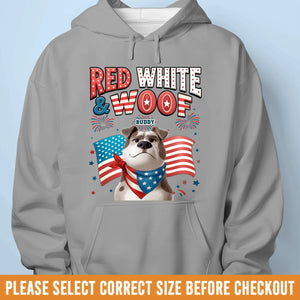 T-shirt unisexe personnalisé, t-shirt premium, sweat à capuche – Cadeaux personnalisés du 4 juillet pour les amoureux des chiens, papas et mamans – Rouge, blanc et ouaf