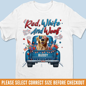 T-shirt unisexe personnalisé, t-shirt premium, sweat à capuche – Cadeaux personnalisés du 4 juillet pour les amoureux des chiens, papas et mamans – Fetching Freedom