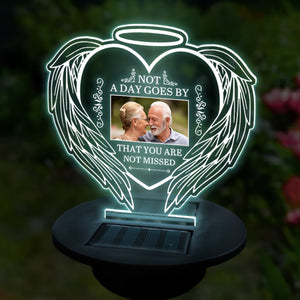 Photo personnalisée : pas un jour ne passe sans que vous ne nous manquiez ! Lampe solaire de jardin personnalisée et commémorative - Cadeau de condoléances pour les membres de la famille