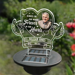 Photo personnalisée à jamais gravée dans nos cœurs - Lampe solaire de jardin personnalisée - Cadeau de condoléances pour les membres de la famille