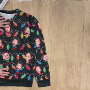 Sweat-shirt personnalisé avec photo pour célébrer la saison avec rire et amour - Pull en laine unisexe - Cadeau de Noël pour les membres de la famille