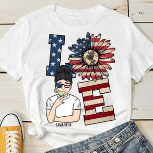 The Best American Mom - Gift For 4th Of July - Personalized Unisex T-Shirt.