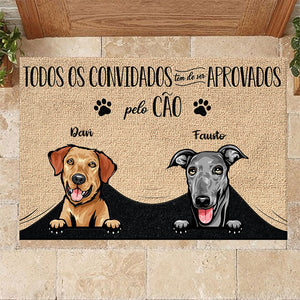 Todos os convidados têm de ser aprovados pelo cão Portuguese - Funny Personalized Dog Decorative Mat.