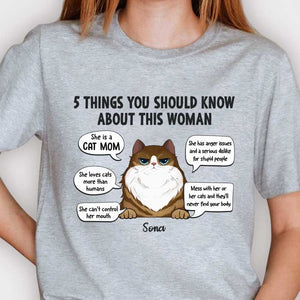 Five Things You Should Know She Is A Cat Mom - Mother's Day Gifts, Gift For Cat Mom - Personalized Unisex T-shirt, Hoodie.